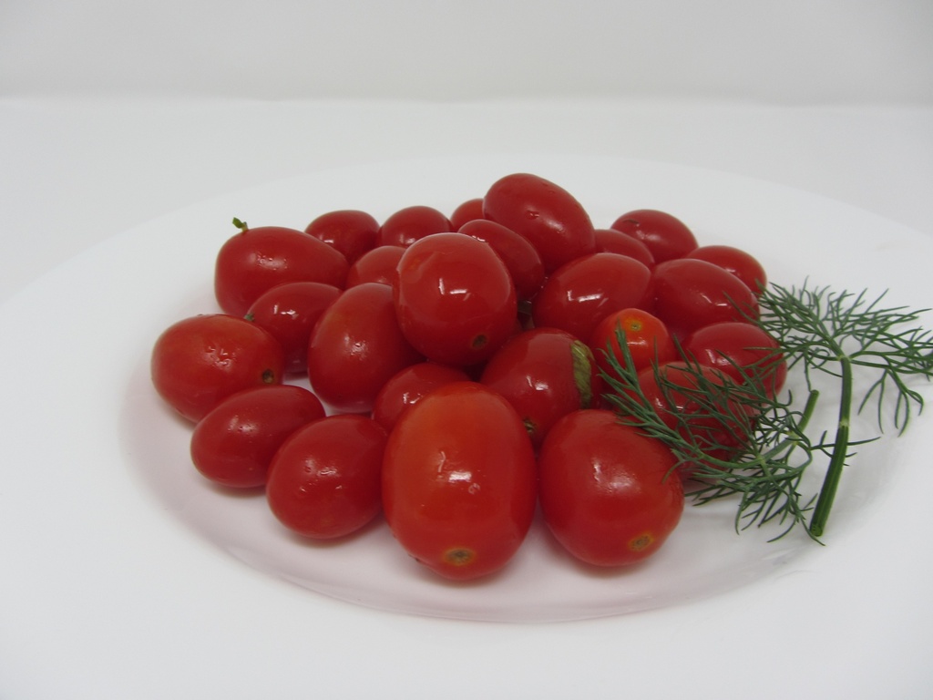 Sour Cherry Tomatoes , 4ct (packed by 32 fl.oz)