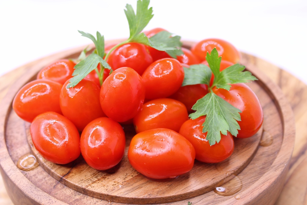 [95001-32] Sour Cherry Tomatoes, 8ct (packed by 32 fl.oz)